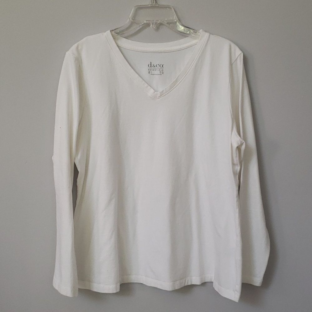 D&Co V Neck Shirt Womens sz Large Cream Knit Long Sleeve